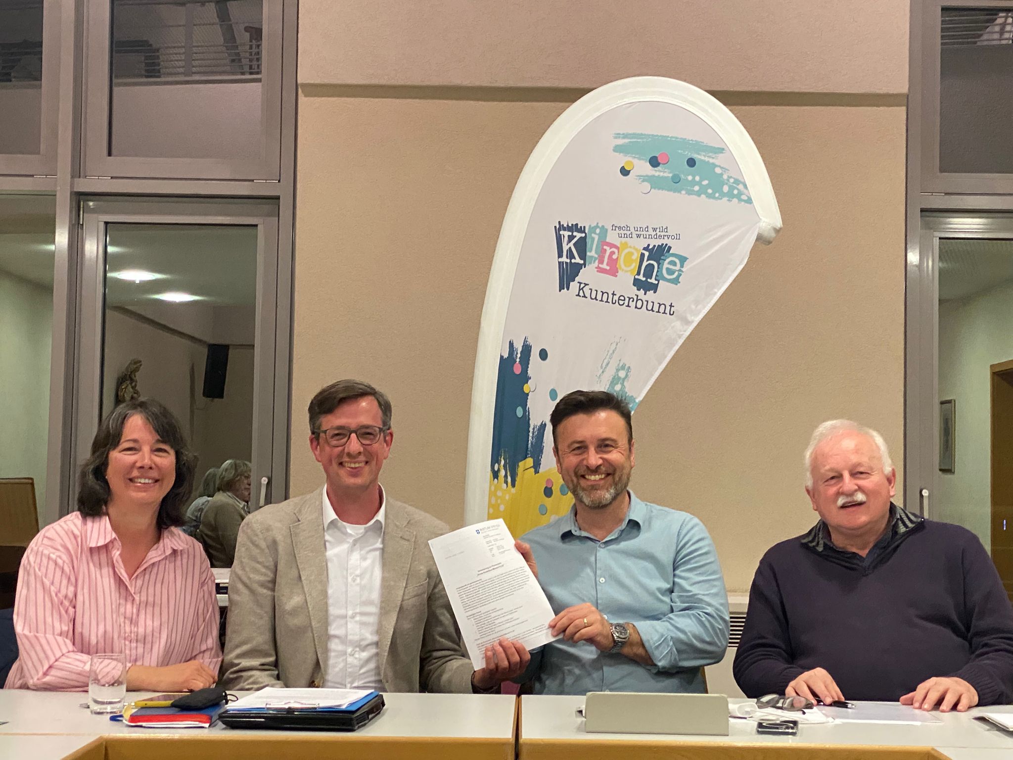 Kirche Kunterbunt Maxdorf plus“ – Vereinbarung unterzeichnet